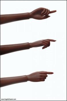 JAMIEshow - JAMIEshow - Right Hand R2 - Kyra Skintone - Paire de mains